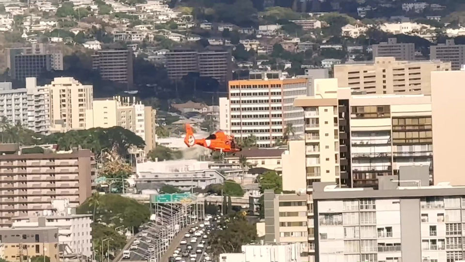 USCG MH65-D Dolphin Taking Off From Queen's Medical Center